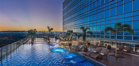 iloilo hotels with pool.